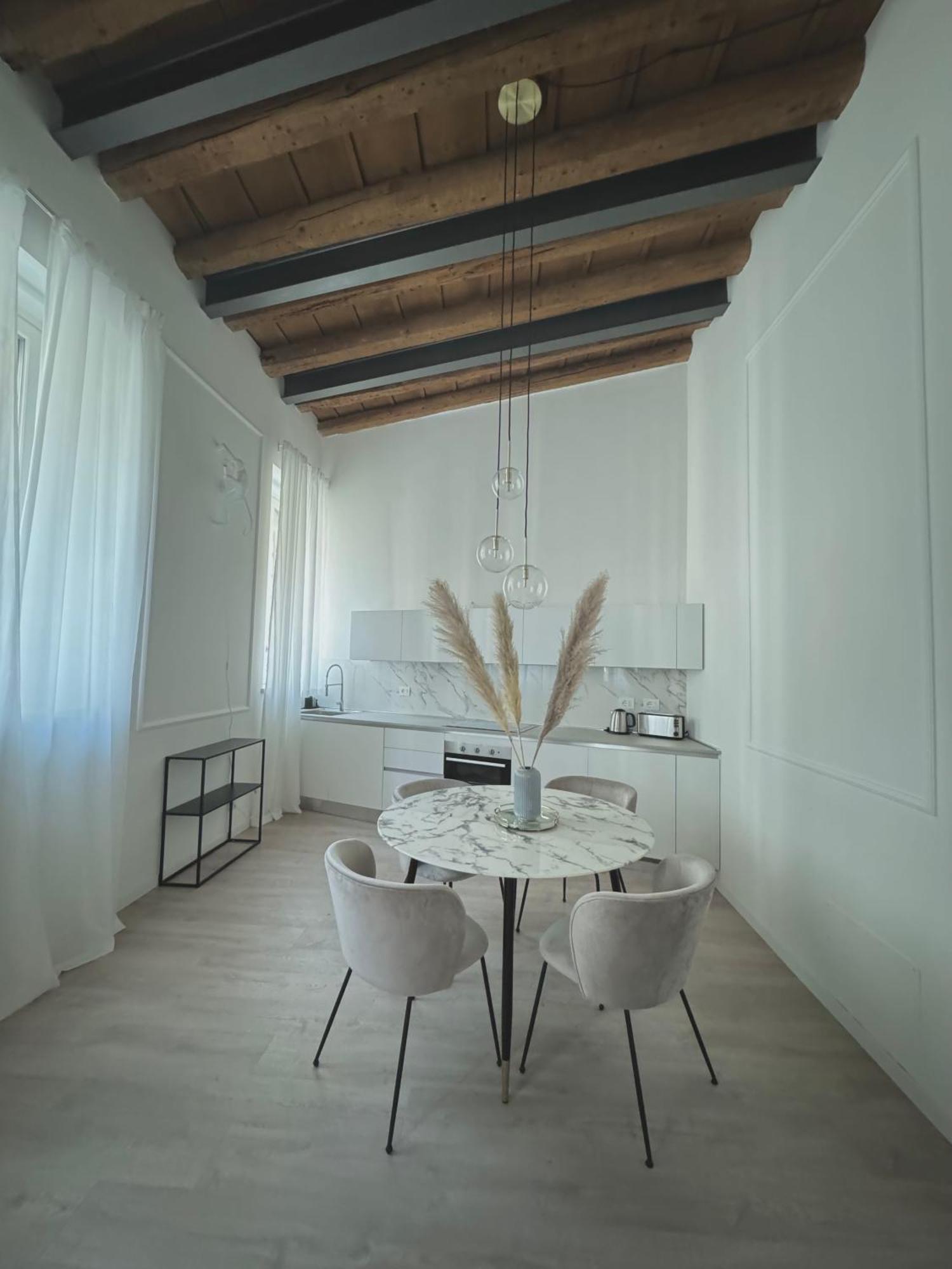Dimora Manin Apartment Verona Bagian luar foto