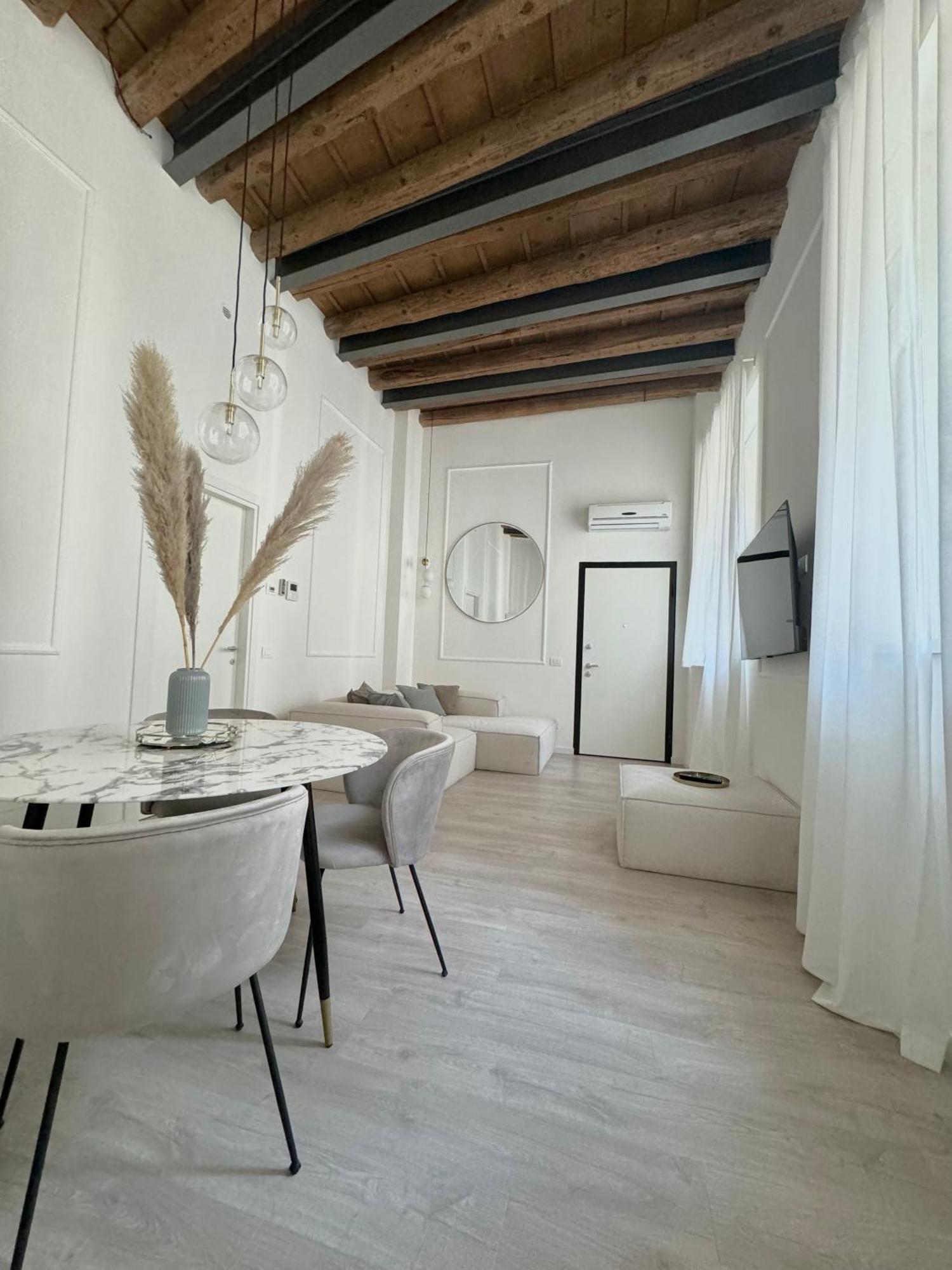 Dimora Manin Apartment Verona Bagian luar foto