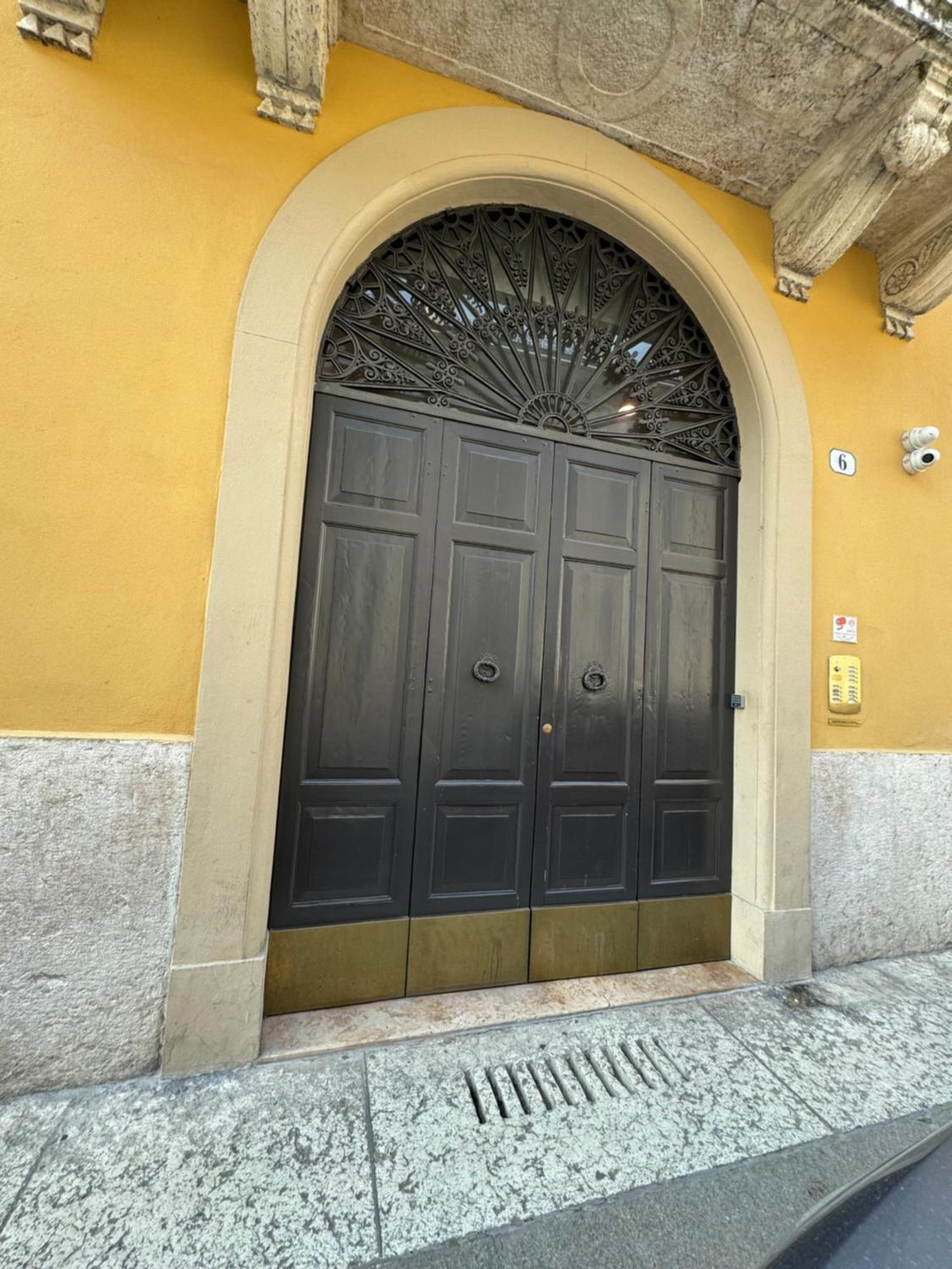Dimora Manin Apartment Verona Bagian luar foto